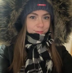 Meet your Posher, Helen